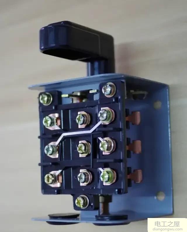 220v電動(dòng)機(jī)正反轉(zhuǎn)和倒順開關(guān)接線原理圖